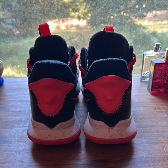 Lebron witness 5 - Picture 4 of 5